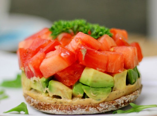 avacado_tomato_stack_3695_700x394